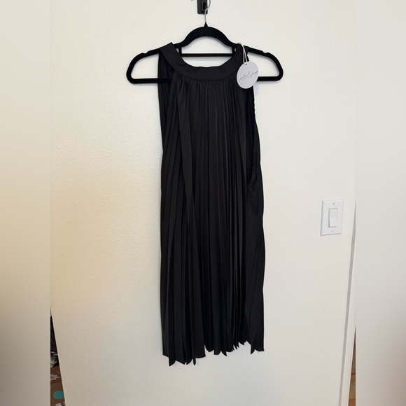 NEW Petal & Pup Ginnee Pleated Mini Dress Black Halter Satin Size XL NWT - Picture 1 of 9